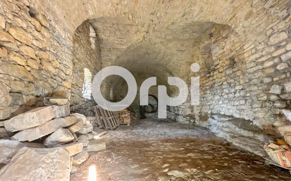 Maison à vendre    5 pièces •  Grospierres