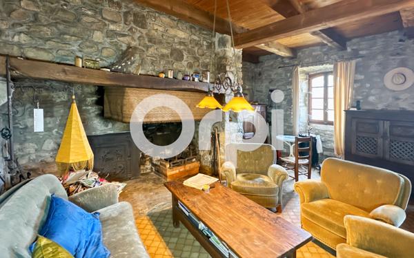 Maison à vendre    5 pièces •  Grospierres