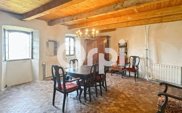 Maison à vendre    5 pièces •  Grospierres