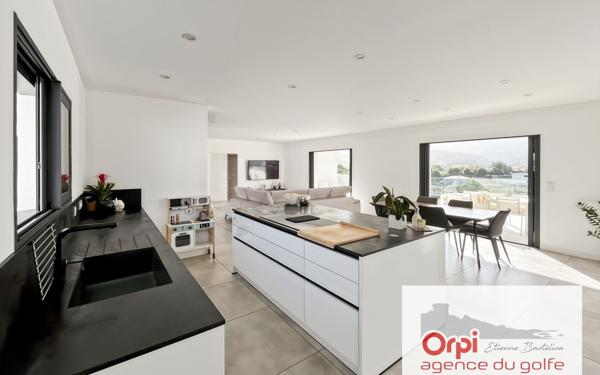 Maison à vendre    4 pièces • 269,44 m2 Eccica-Suarella