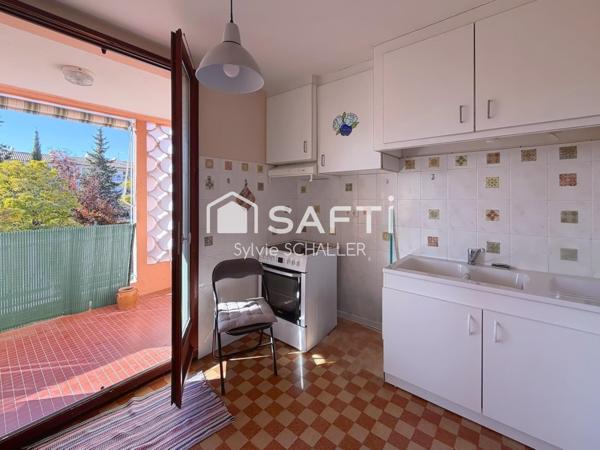 Appartement T3, avec 1 cave, 1 balcon, 1 parking libre, 1 accès espace vert