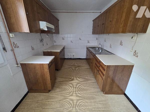 Appartement F4 à rénover - Parking - Ascenseur - CHAMPIGNEULLES