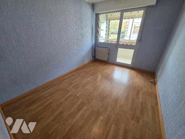 Appartement F4 à rénover - Parking - Ascenseur - CHAMPIGNEULLES