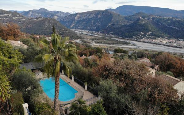 Maison à vendre    8 pièces •  Le Broc