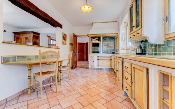 Maison à vendre    8 pièces •  Le Broc