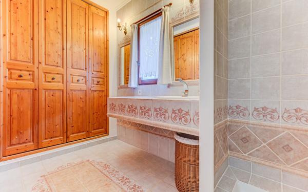 Maison à vendre    8 pièces •  Le Broc