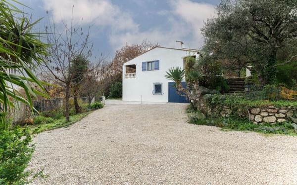 Maison à vendre    8 pièces •  Le Broc