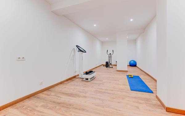 Maison à vendre    8 pièces •  Le Broc