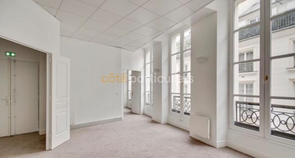 Location
                Bureaux127 m² - 5 Pièces -
                    PARIS (75002)