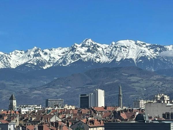 Grenoble Championnet, 6 pièces au 8è étage avec un panorama d'exception !