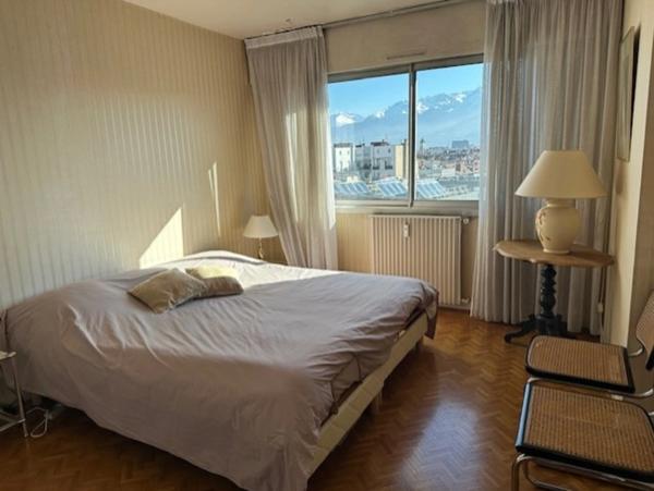 Grenoble Championnet, 6 pièces au 8è étage avec un panorama d'exception !