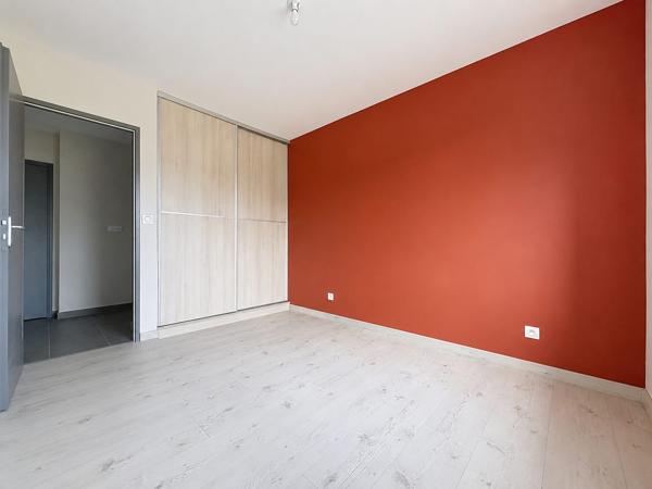 À vendre - Maison contemporaine, 5 pièces située à Saint-Denis-de-l'Hôtel (45550)