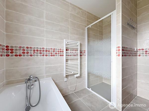 À vendre - Maison contemporaine, 5 pièces située à Saint-Denis-de-l'Hôtel (45550)
