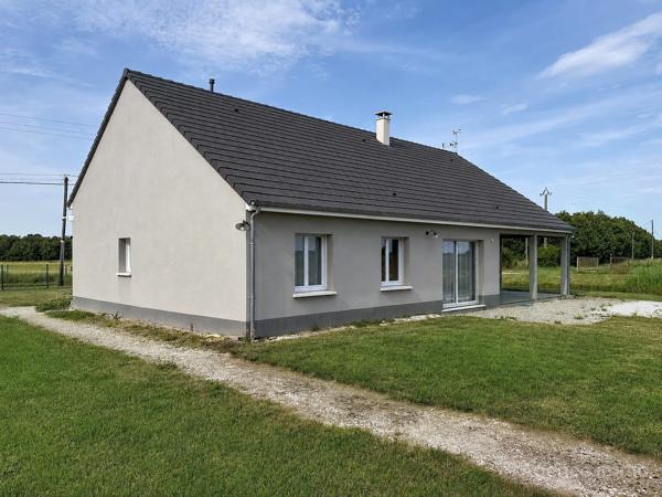 À vendre - Maison contemporaine, 5 pièces située à Saint-Denis-de-l'Hôtel (45550)