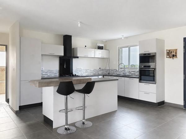 À vendre - Maison contemporaine, 5 pièces située à Saint-Denis-de-l'Hôtel (45550)