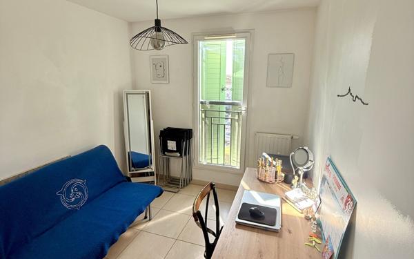 Appartement à vendre    3 pièces • 60,95 m2 Marseille 11
