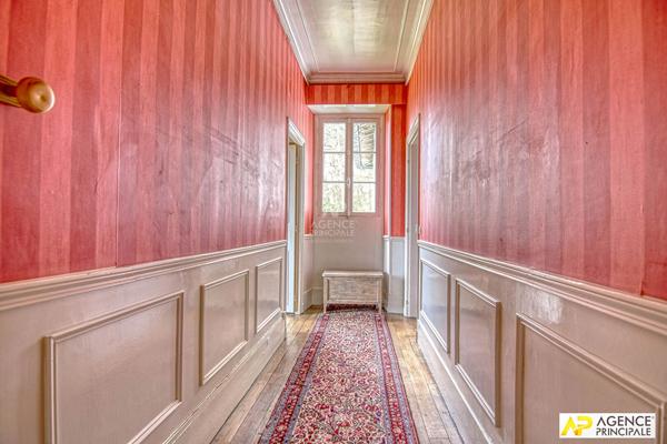 Versailles Clagny Appartement 6 pièces 158 m² carrez situé au 1er étage d'une superbe bâtisse 19ème avec grenier et 2 caves 1 320 000 € **  - Référence  28698