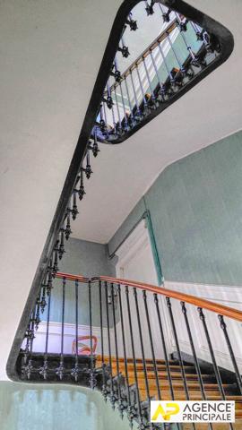 Versailles Clagny Appartement 6 pièces 158 m² carrez situé au 1er étage d'une superbe bâtisse 19ème avec grenier et 2 caves 1 320 000 € **  - Référence  28698