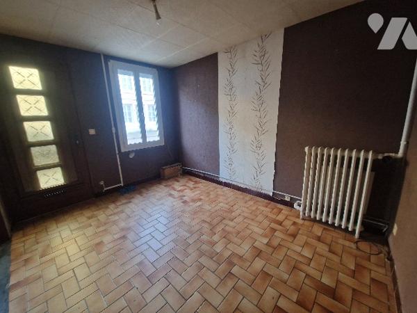 YVETOT CENTRE maison mitoyenne d'~ 114 m², 4 chambres, terrasse.