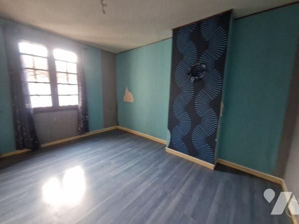 YVETOT CENTRE maison mitoyenne d'~ 114 m², 4 chambres, terrasse.