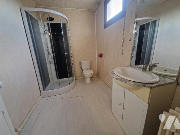 YVETOT CENTRE maison mitoyenne d'~ 114 m², 4 chambres, terrasse.