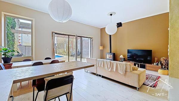 Grande maison rénovée avec piscine en centre-ville