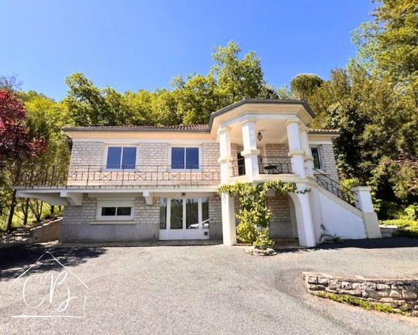 24290 Montignac :  Maison élégante de 167m2