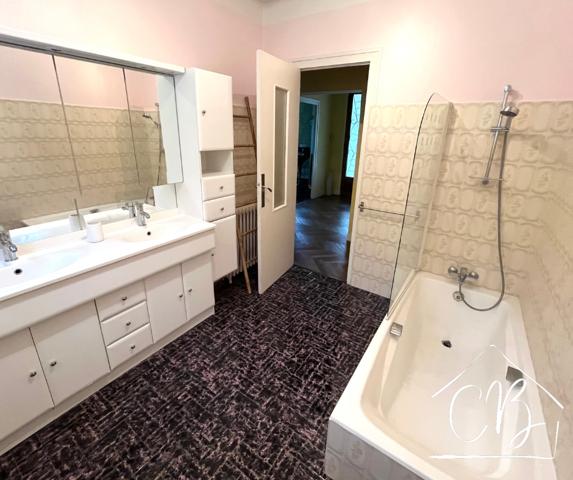 24290 Montignac :  Maison élégante de 167m2