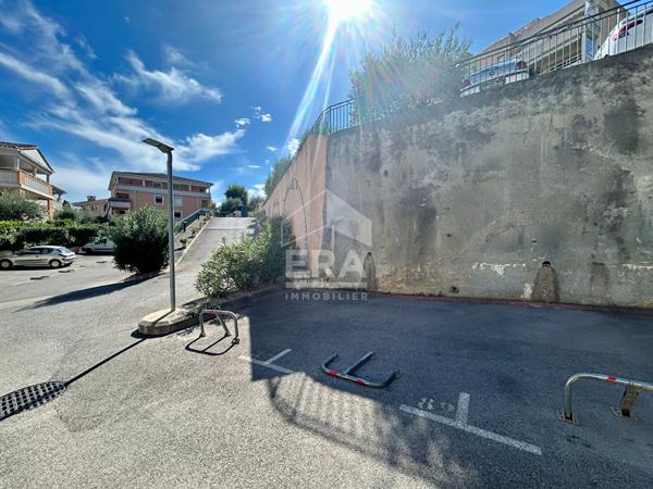 GRASSE SAINT CLAUDE place de parking privative