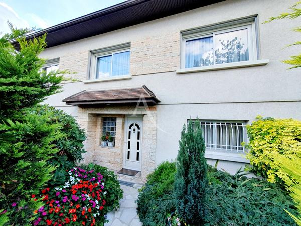 Grande maison familiale avec jardin