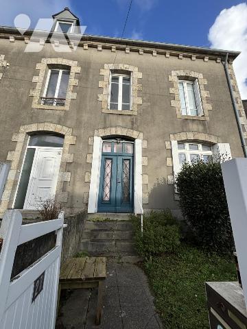 A VENDRE LESNEVEN MAISON DE VILLE 