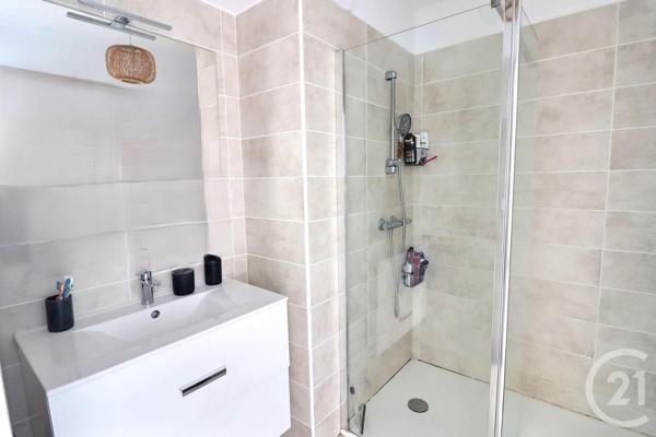 Appartement T4 à vendre  4 pièces - 103,01 m2 FREJUS - 83