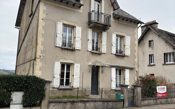 Maison à louer    8 pièces • 169,57 m2 Saint-Cernin