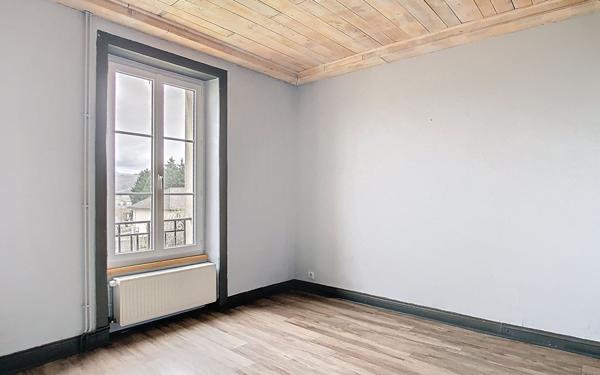 Maison à louer    8 pièces • 169,57 m2 Saint-Cernin