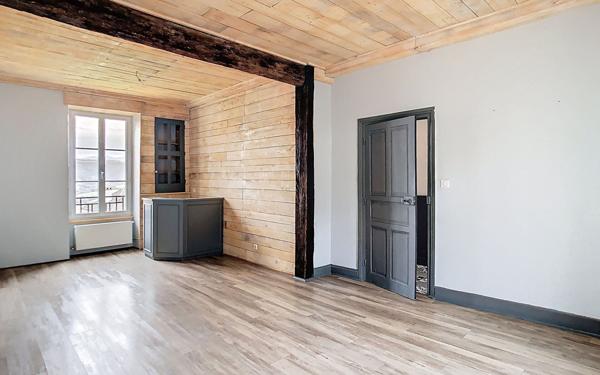 Maison à louer    8 pièces • 169,57 m2 Saint-Cernin