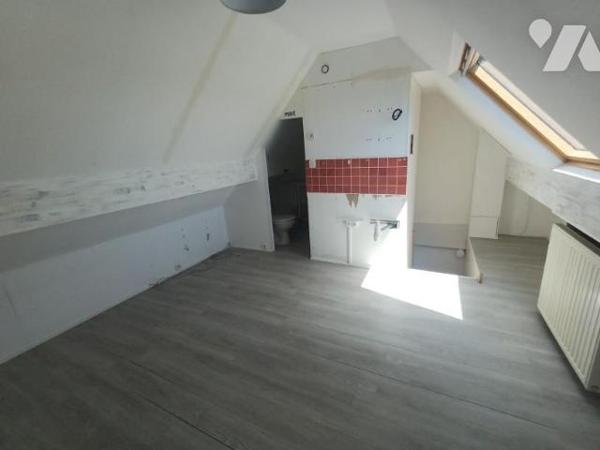 RIVERY: Pavillon individuel de 122 m² avec double garage, sur terrain de 592 m² doté d'une piscine