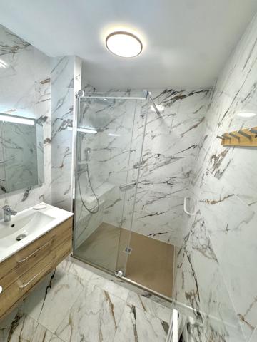 Marseille (13005) Appartement de standing – Etage élevé – Traversant – Balcon Sud – Parking inclus