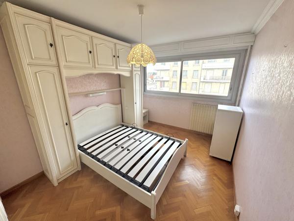 Marseille (13005) Appartement de standing – Etage élevé – Traversant – Balcon Sud – Parking inclus