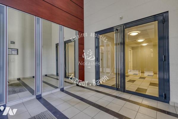 Duplex de 104 m2 avec 42 m2 de terrasses, 4 chambres, Village Montigny le Bretonneux