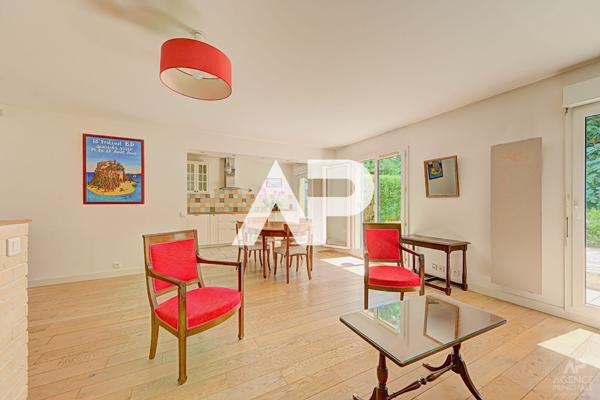 Appartement Rueil Malmaison 5 pièce(s) 127.88 m2 995 000 € **  - Référence  17468