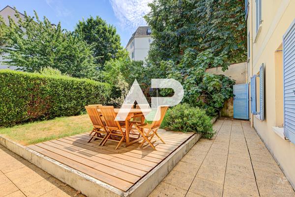 Appartement Rueil Malmaison 5 pièce(s) 127.88 m2 995 000 € **  - Référence  17468