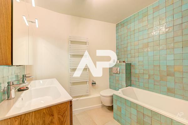 Appartement Rueil Malmaison 5 pièce(s) 127.88 m2 995 000 € **  - Référence  17468