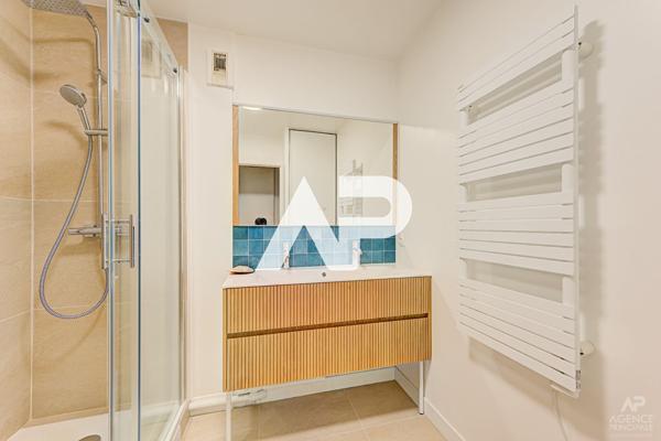 Appartement Rueil Malmaison 5 pièce(s) 127.88 m2 995 000 € **  - Référence  17468
