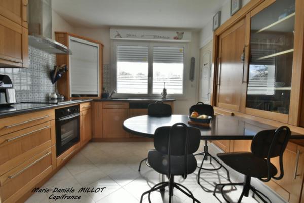 A vendre Maison Familiale et lumineuse de 109 m² sur Sous-Sol à BONCHAMP LES LAVAL (53)