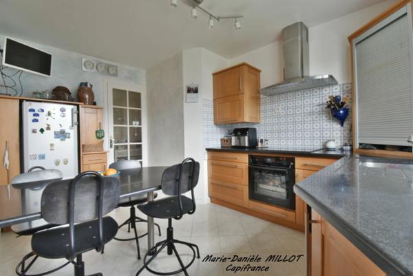 A vendre Maison Familiale et lumineuse de 109 m² sur Sous-Sol à BONCHAMP LES LAVAL (53)