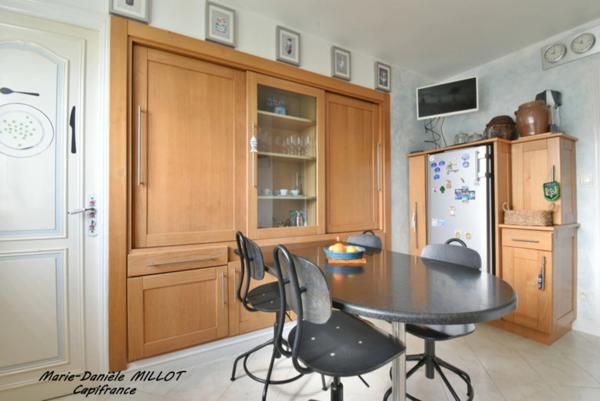 A vendre Maison Familiale et lumineuse de 109 m² sur Sous-Sol à BONCHAMP LES LAVAL (53)