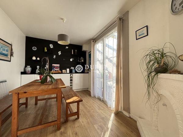 Maison rénovée avec jardin et dépendances – Proche bourg