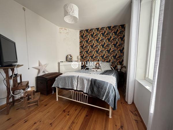 Maison rénovée avec jardin et dépendances – Proche bourg