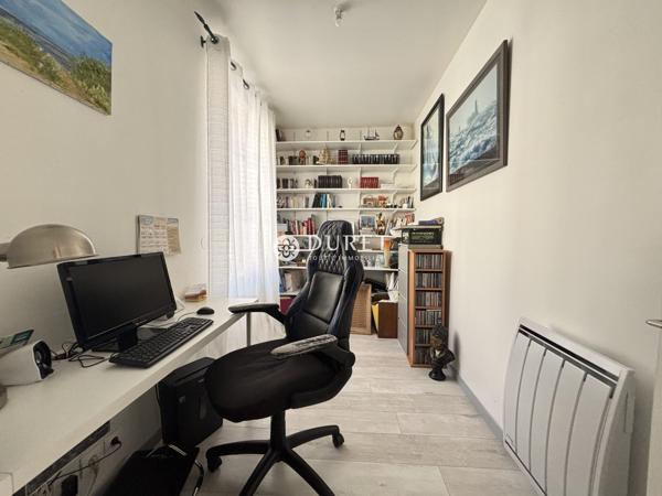 Maison rénovée avec jardin et dépendances – Proche bourg