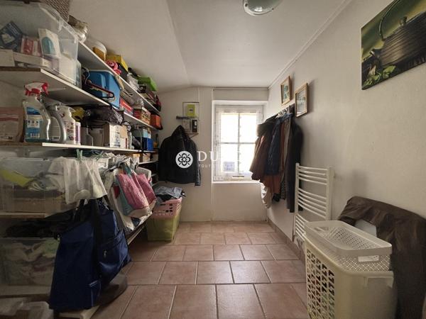 Maison rénovée avec jardin et dépendances – Proche bourg